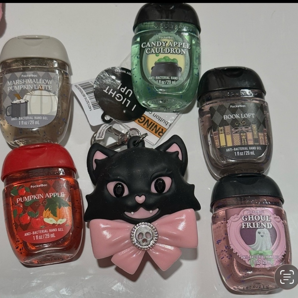 Bath & Body Works Light-Up Creepy Cat PocketBac Holder w/5 mini sanitizers NWT